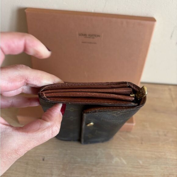 Authentic Louis Vuitton monogram wallet with box - Picture 5 of 10